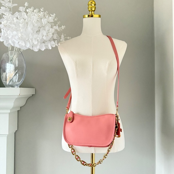 Coach Swinger Bag With Chain in Candy Pink and Brass (NWOT) - Picture 1 of 14